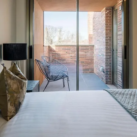 Huband Place Apartman *